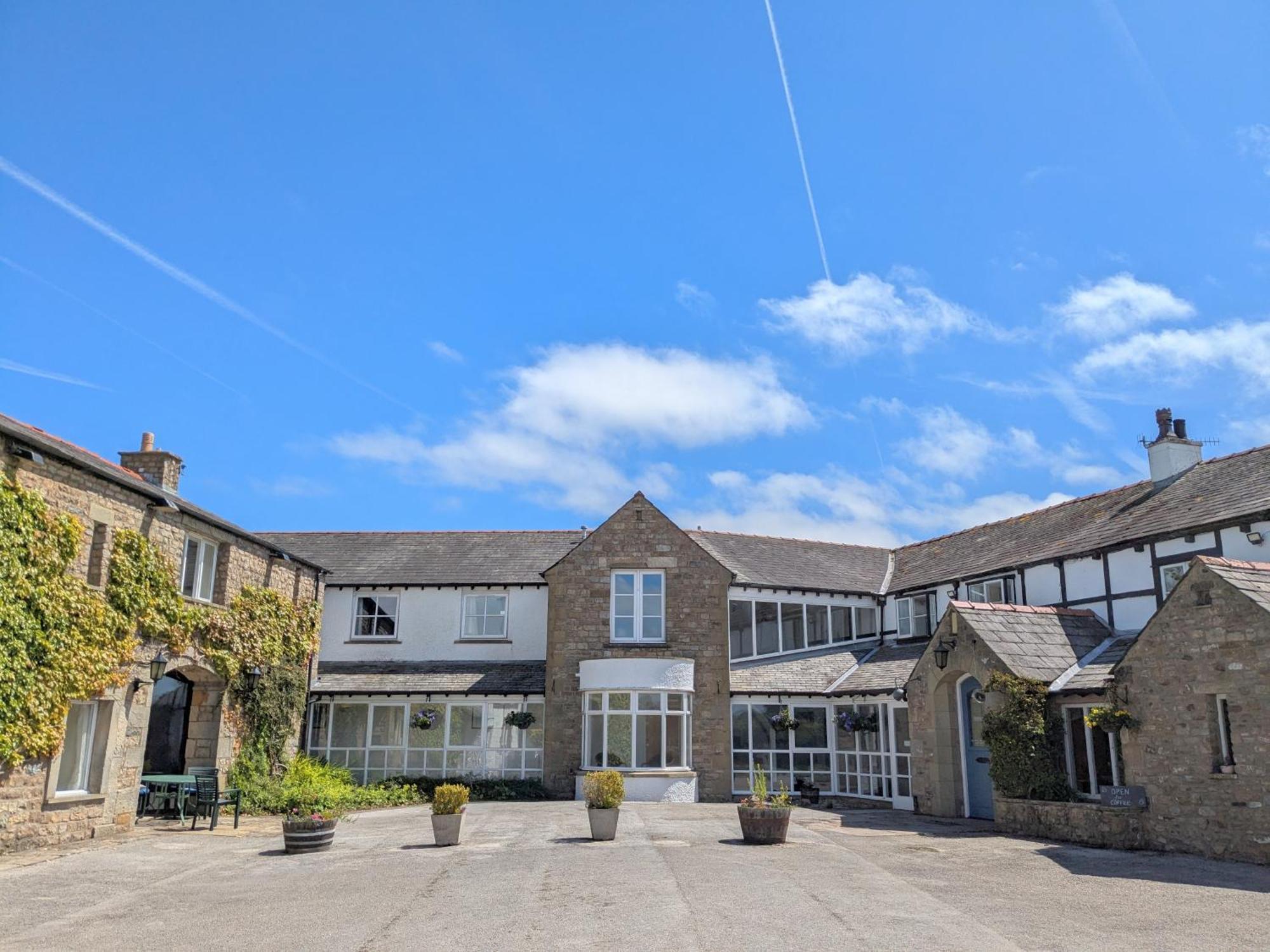 The Whoop Hotel Kirkby Lonsdale Exterior foto